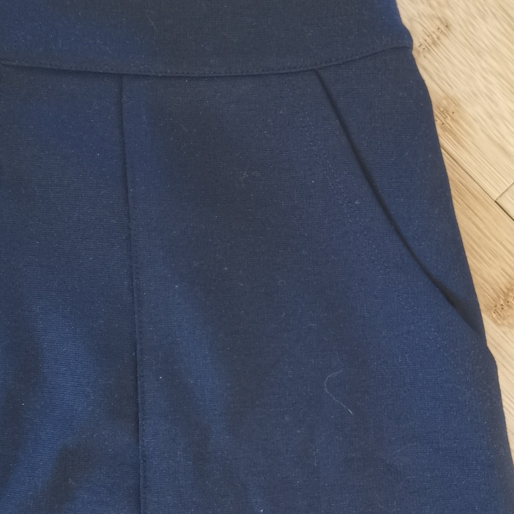 ⚡FLASH SALE H&M skirt with pockets - Picture 2 of 3
